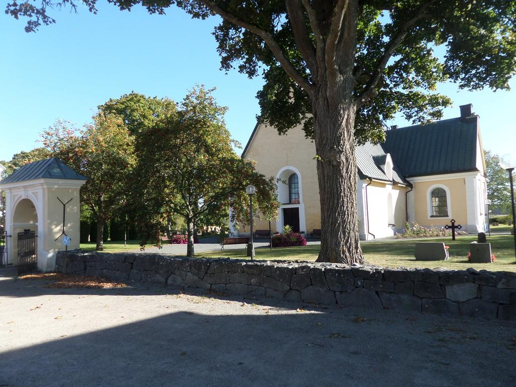 Skogis Bed & Breakfast Katrineholm Exterior foto